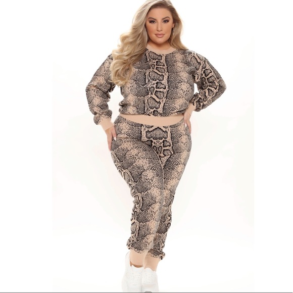 Plus Size Snakeskin Sweater Set - Picture 1 of 4